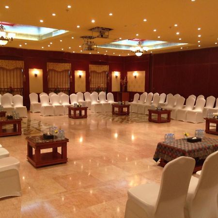 Royal Concorde Hotel & Suite Dubai Exterior photo