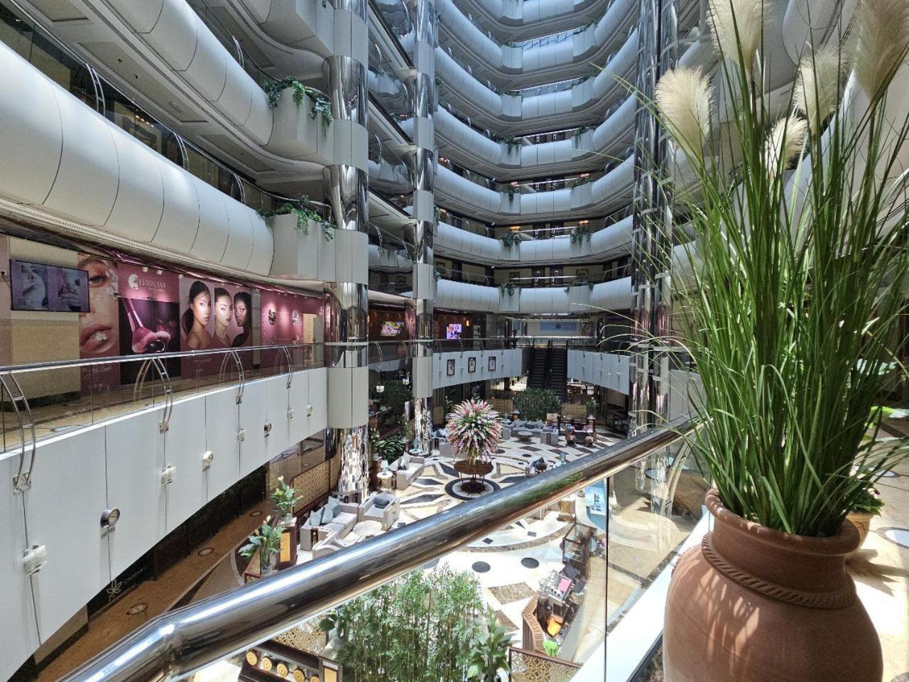 Royal Concorde Hotel & Suite Dubai Exterior photo
