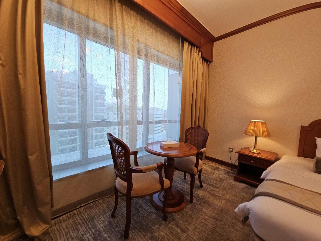 Royal Concorde Hotel & Suite Dubai Exterior photo
