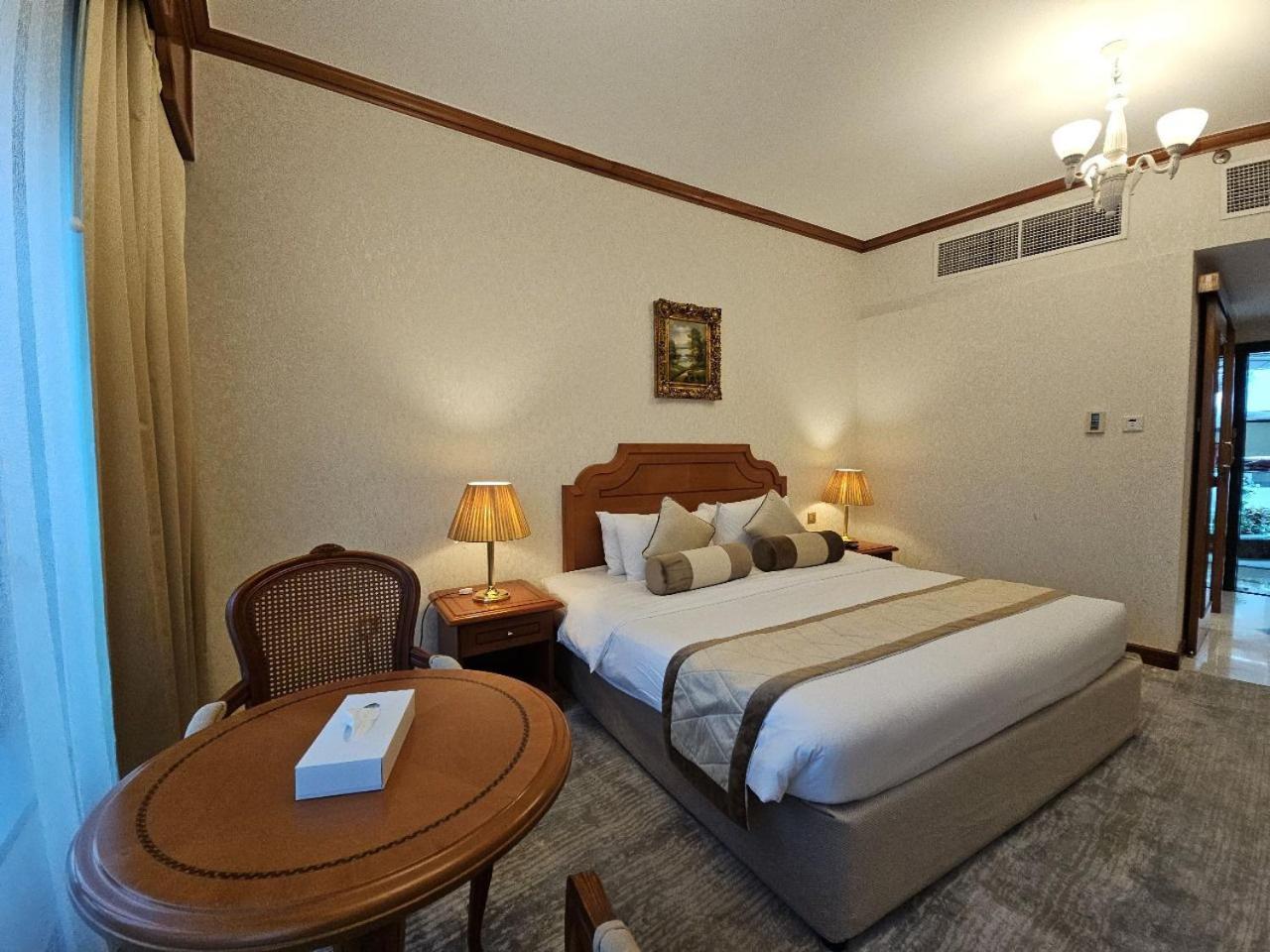 Royal Concorde Hotel & Suite Dubai Exterior photo
