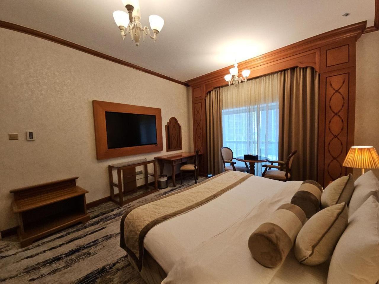 Royal Concorde Hotel & Suite Dubai Exterior photo